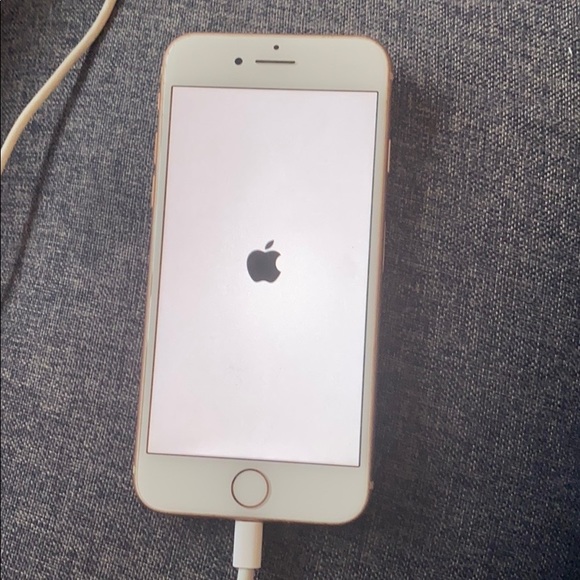 IPhone 8S 64 gb - Picture 1 of 2